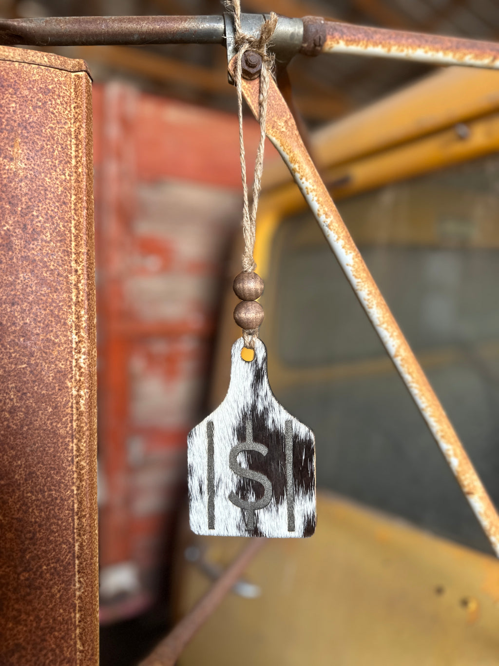 Personalized Engraved Cowhide Tag Hanger